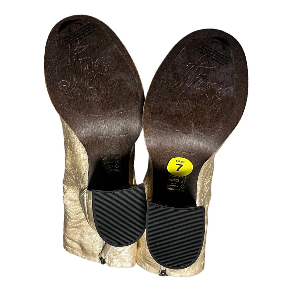 women’s FREE PEOPLE NWT NO BOX Date Night Elle gold metallic Block Heel size 7 - Picture 9 of 10